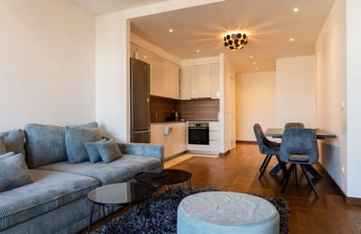 Alquiler de un apartamento amueblado de 3 habitaciones, 82 m², con vista al río, BW Arcadia, Belgrado, Serbia